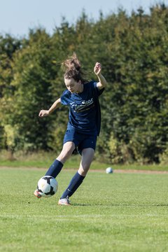 Bild 94 - B-Juniorinnen Krummesser SV - SV Henstedt Ulzburg : Ergebnis: 0:3